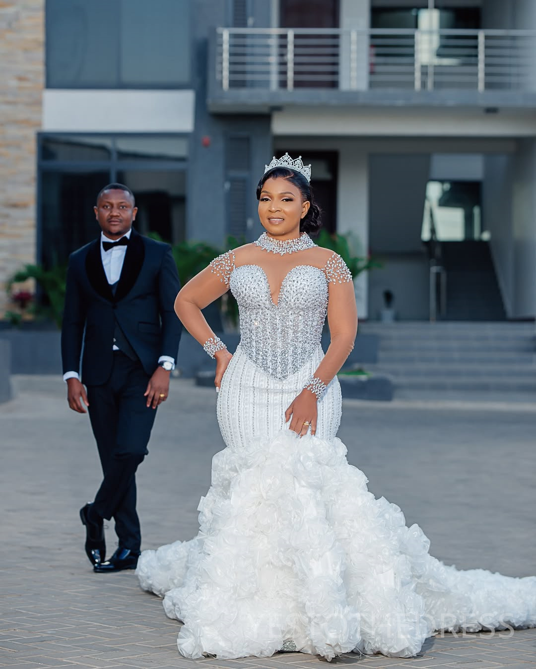 2025 Plus Size Aso Ebi Wedding Dress Bridal Gowns For Bride Mermaid High Neck Illusion Beaded Lace Pearls Ruffles Tiers Rhinestones Wedding Gowns For 