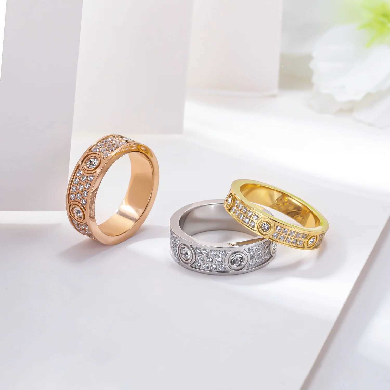 luxury jewelry Titanium steel couple love ring babysbreath Rings Womens jewelry trending accessories W250911