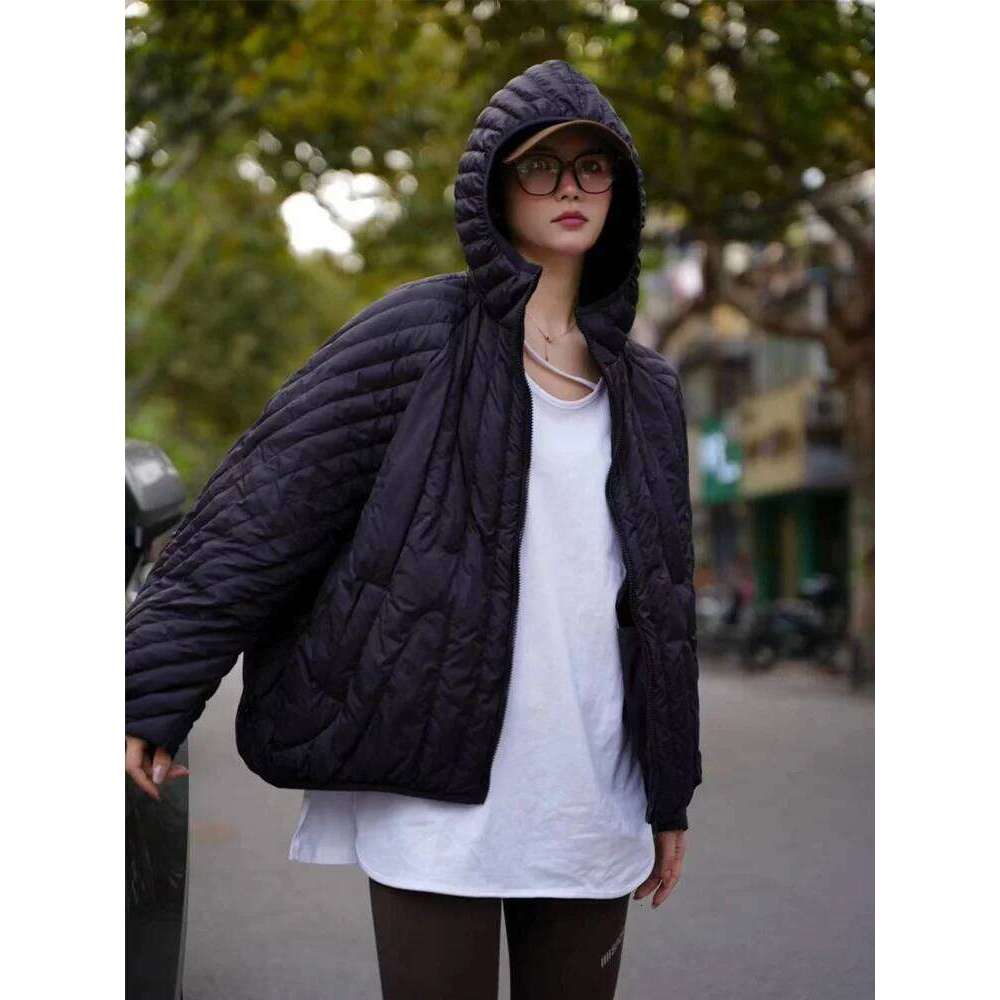 Lagabogy 2025 Autumn Winter Women Oversized Puffer Jacket Short Ultra Light 90% White Duck Down Coat Hooded Warm Parkas Outwear