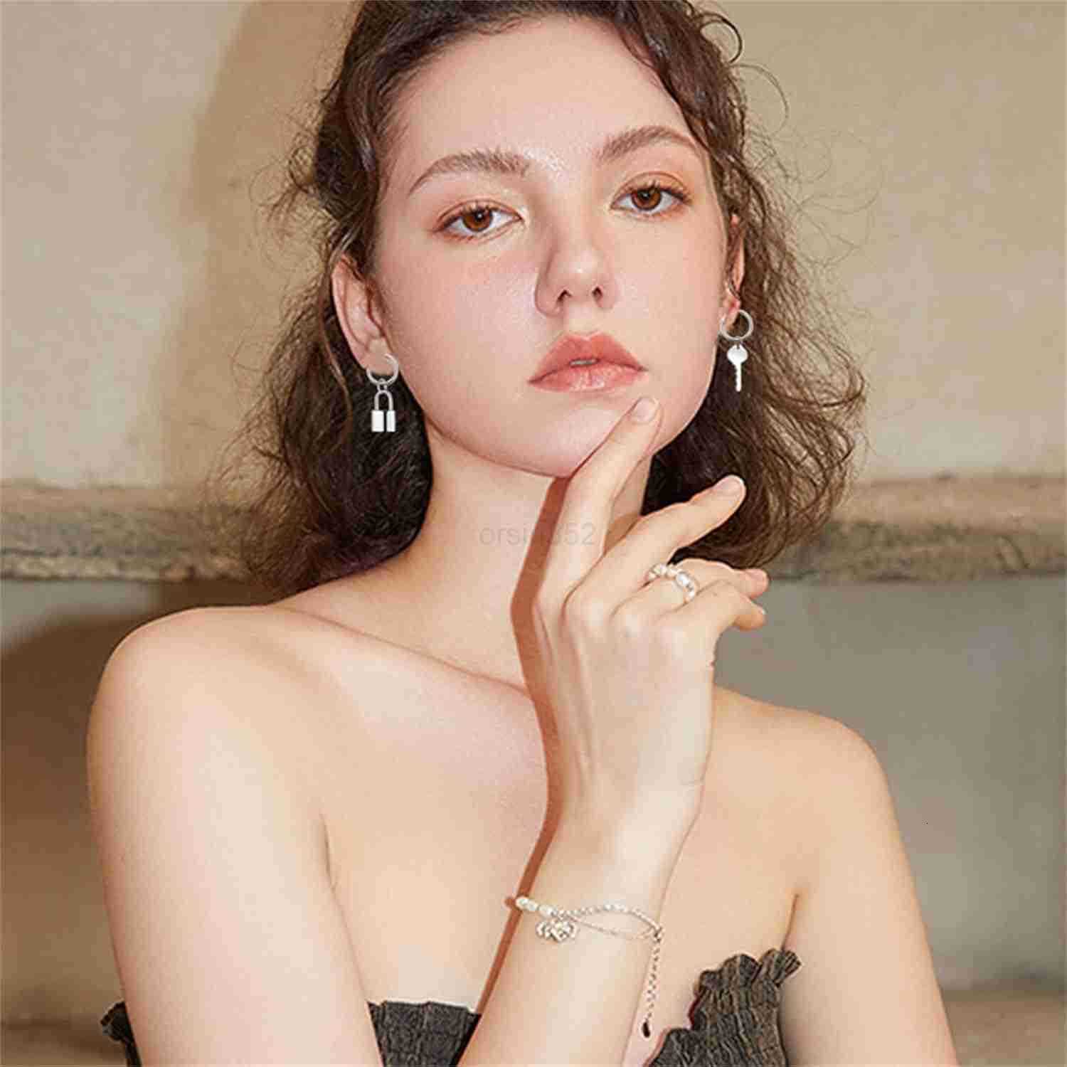 Lock Key Earrings for Women Elegent Asymmetric Punk Handmade Lightweight Statement Sterling Silver Hoop Earrings Wedding Birthday Jewelry GiftsW250911