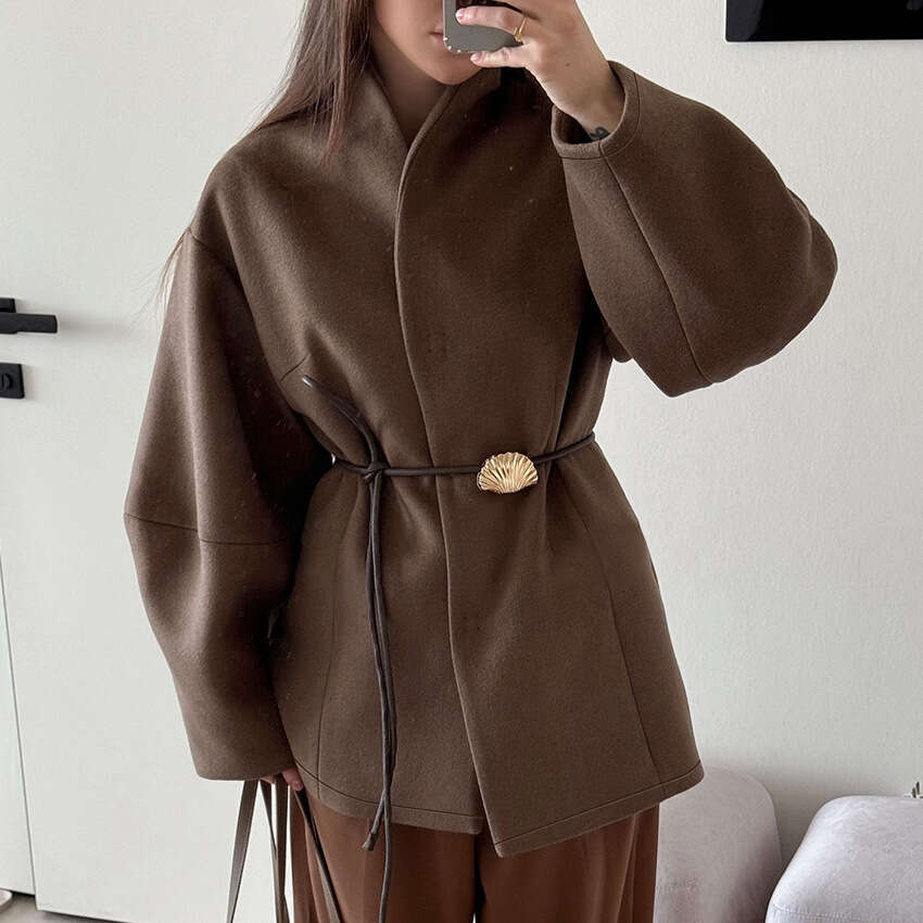 Autumn Winter New High-End Brown Waist-Cinching Woolen Coat for Women with a Sense of Design, Elegant and Fashionable Ins Style