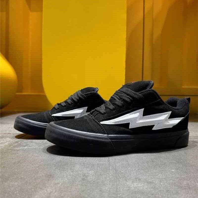 2025 Spring and Autumn New Revenge Storm Lightning Fashion Versatile Vintage Dirty Sneakers Men's Bread Board Shoes