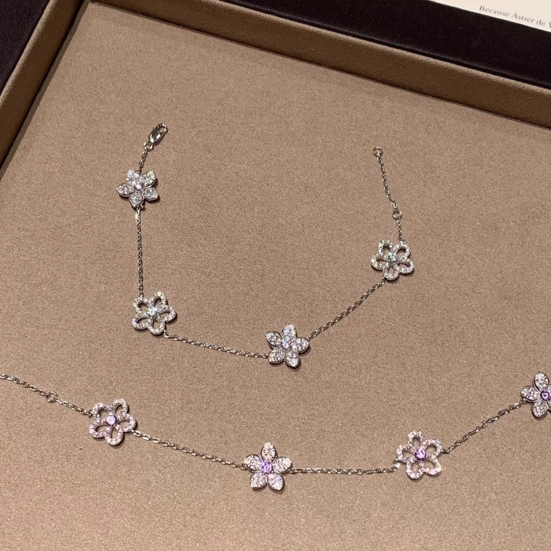 Luxury Brand Designer Jewelry Luxurious Full Diamond Violet Hollow Flower Bracelet For Women, Elegant And Exquisite High-End Jewelry Wholesale