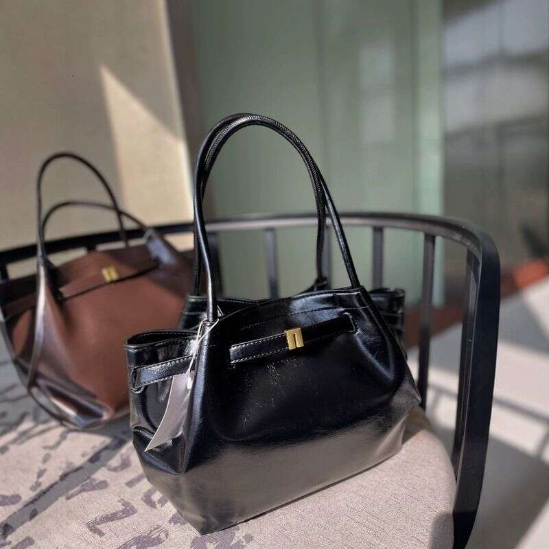 JW New 2025 Design Casual Designer Versatile High-End Dumpling Bag Niche Shoulder Handbag