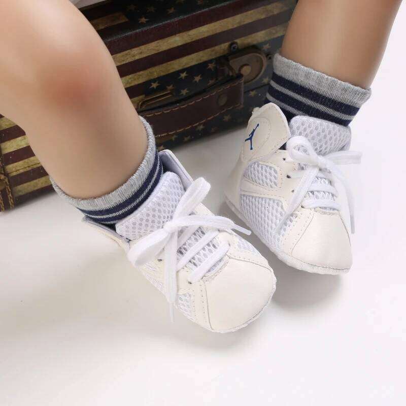 Classic Fashion Baby Casual Boys And Girls Soft Bottom Baptism Sneakers Freshman Comfort First Walking Shoes
