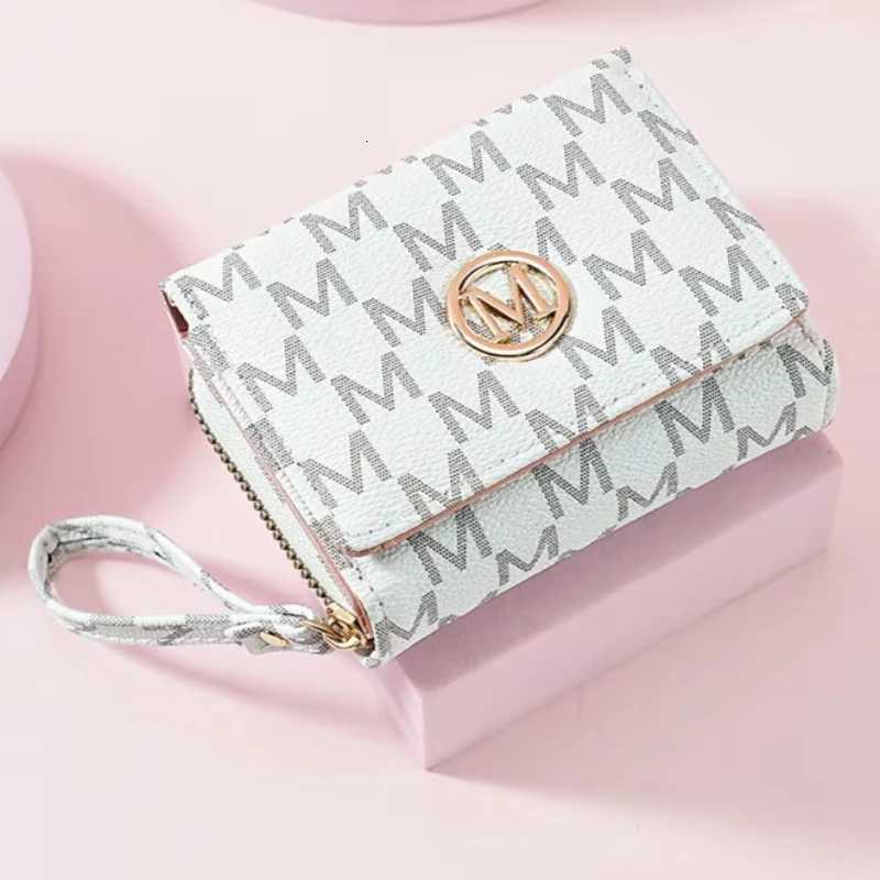Lady Purse Short Wallet Women Money Bags M letter Female Coin Purses Cards ID Holder Zipper Wallets Wristlet Bag W250911