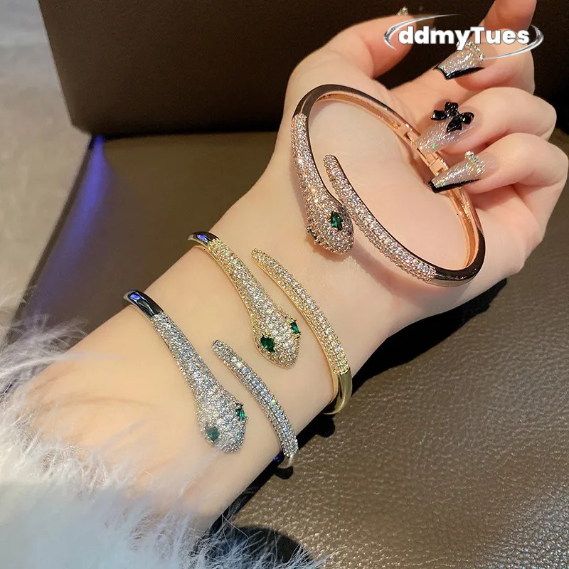 Brand Designer Jewelry European And American Fashion Exotic Green Open Snake Female Evil Eye Bracelet Retro Exaggerated Wholesale TUES