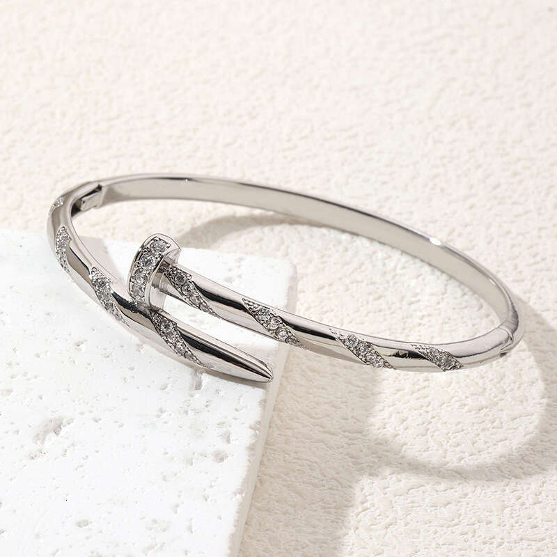 Gold Tone designer bracelet for womennail bracelet luxury jewelry Cross niche full diamond bracelet hip-hop cool high-end bracelet hand jewelry wholes