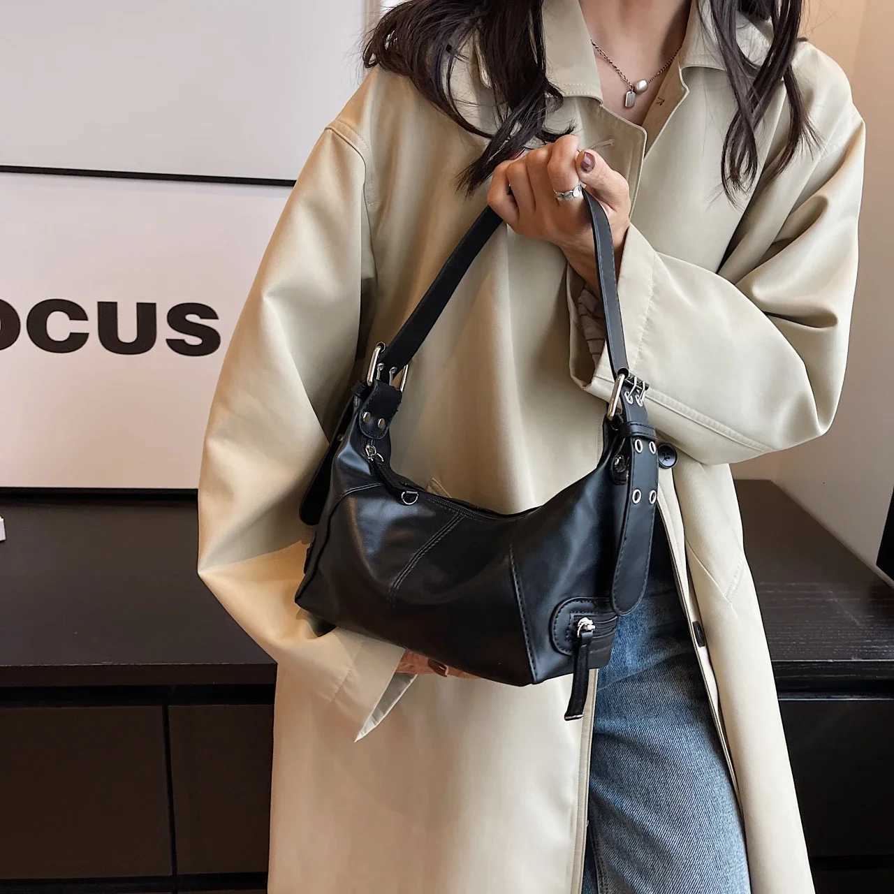 Y2K Style Shoulder Bag For Women Trendy Motorcycle Handbag Minimalist Shoulder Purse For Girls Street Wear Handbags W250911