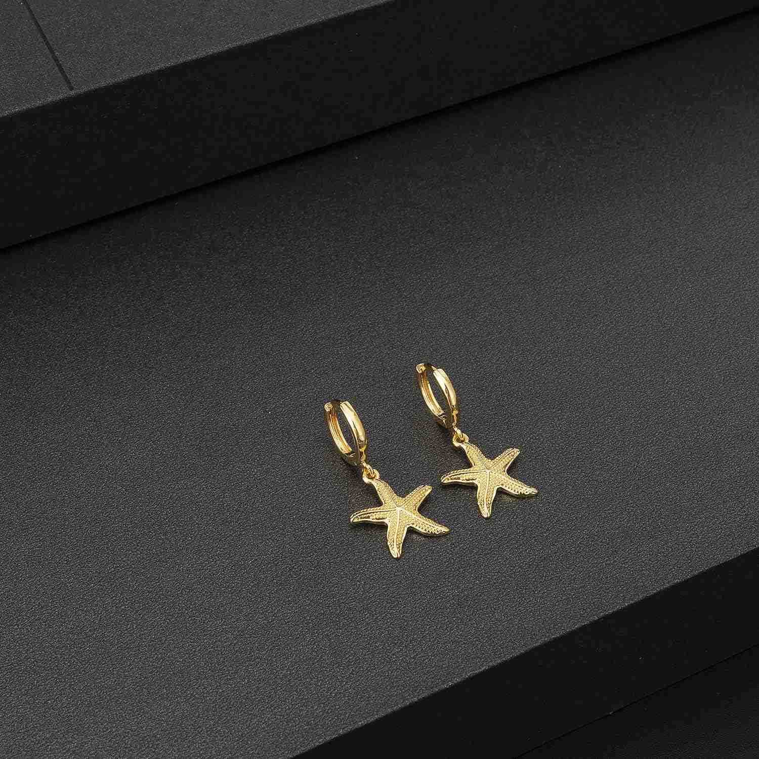 Huggie Earrings for Women 14K Gold Plated Beach Sea Drop Dangle Earrings Starfish Butterfly Moon Star Seashell Beachy JewelryW250911