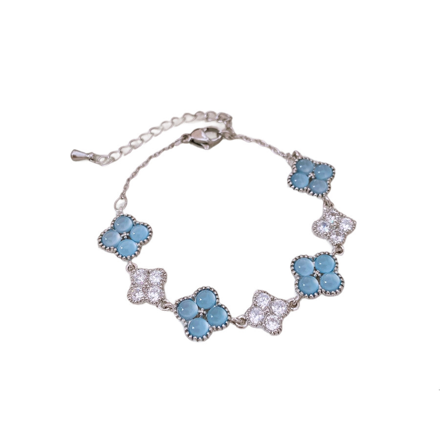 Luxury Brand Designer Jewelry Fresh Zircon Four-Petal Flower Pendant Bracelet Light Luxury Style Sweet Temperament Bracelet Simple Exquisite Versatile