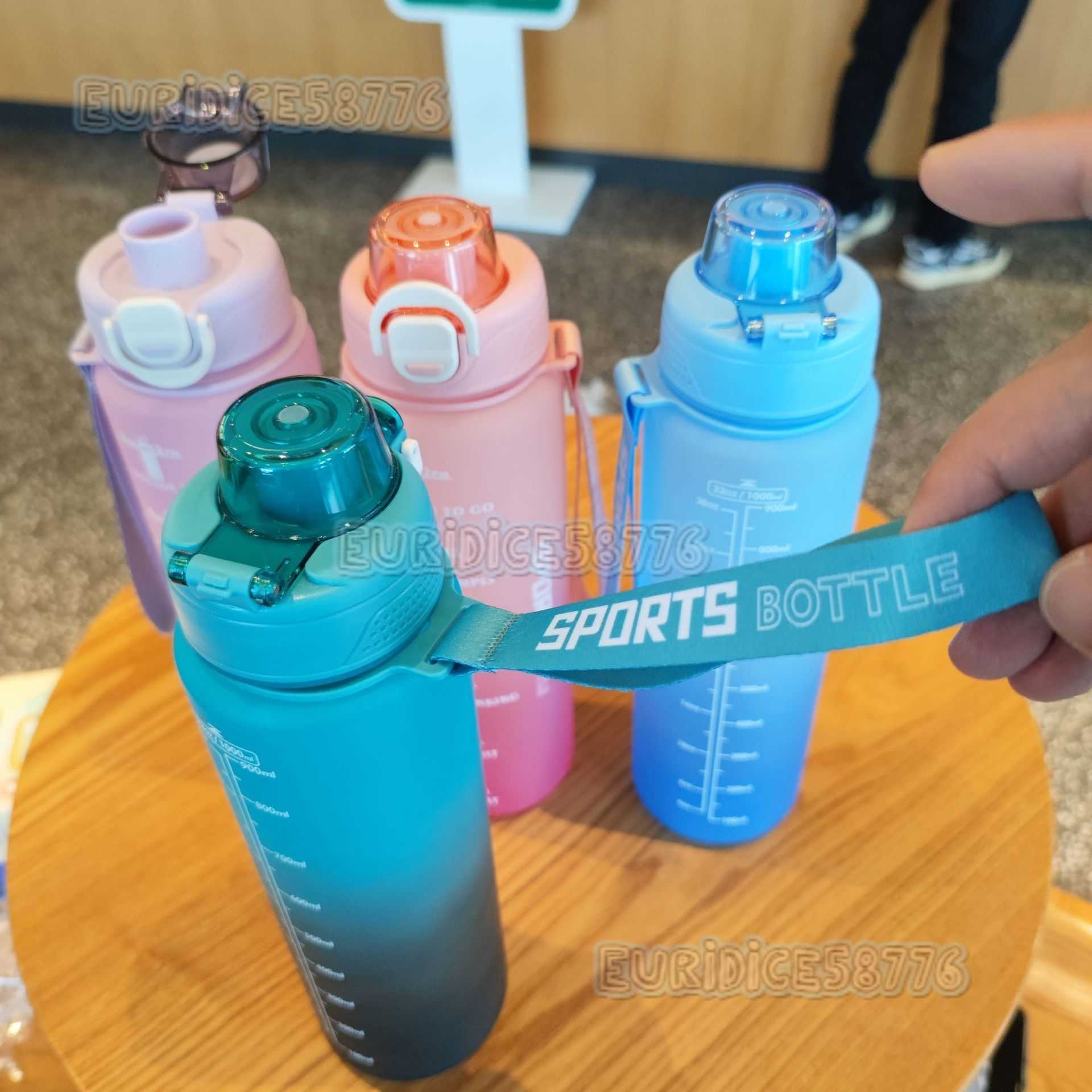 Plastic Water Cups 1000ml Direct Drinking Gradient Color Frosted Portable Strap Sports Fitness Water Bottle H250911