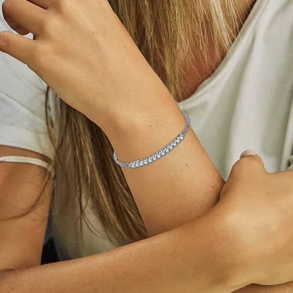 925 Sterling Silver 13 moissanite Moissanite Bracelet for Ladies Casual Fashion Light Luxury Niche Advanced Design Gold Decoration