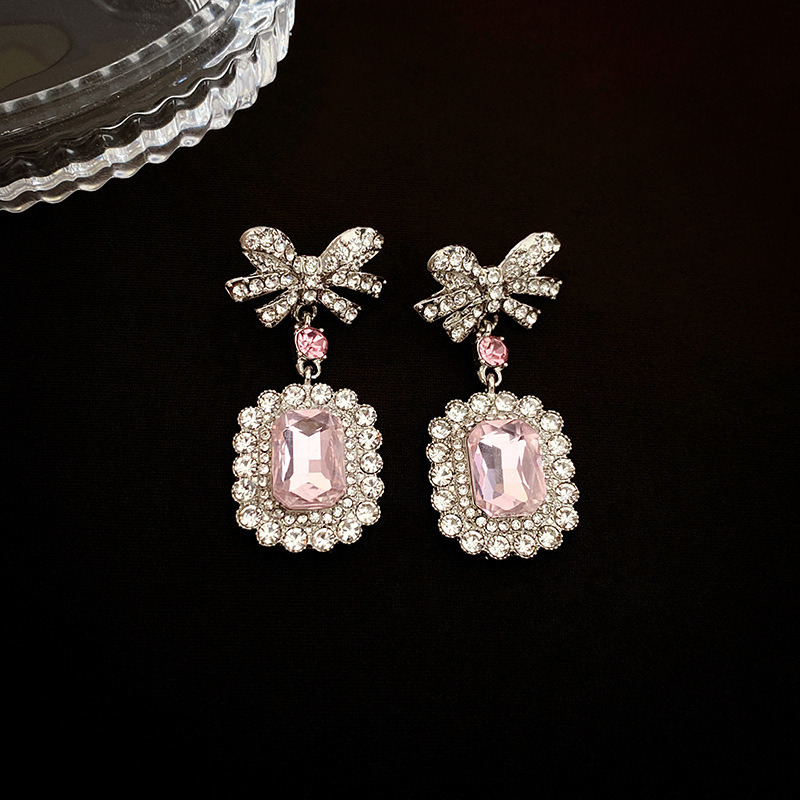 Luxury Brand Designer Jewelry Silver Needle Inlaid Diamond Square Bow Earrings Korean Sweet Fashion Stud Earrings Personality Temperament Versatile Ea