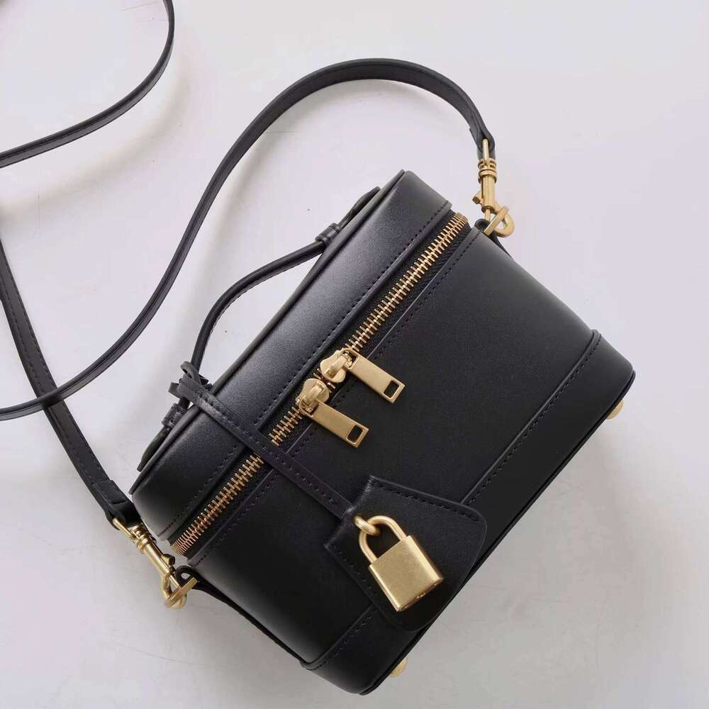 Genuine leather box 2025 niche design one-shoulder crossbody fashion high-end cowhide ladies hand-held small square bag