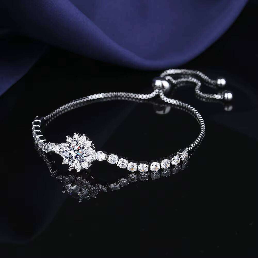 Hot Selling Moissanite Suower Bracelet Two Dia Hand Jewelry Manufacturers Wholesale