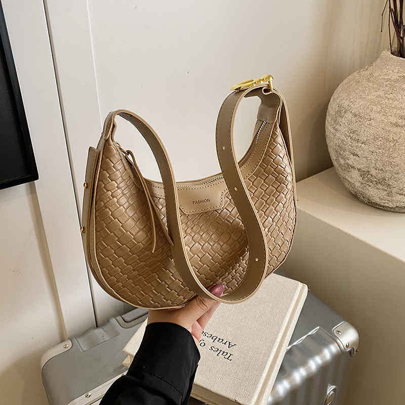 2025 new cross-border shoulder bag luxury bag hand woven crescent bag designer bag large capacity armpit bag women's crossbody bag
