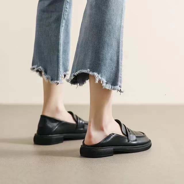 Retro British women's leather shoes autumn new designer women's shoes soft flat loafers simple and atmospheric single shoes