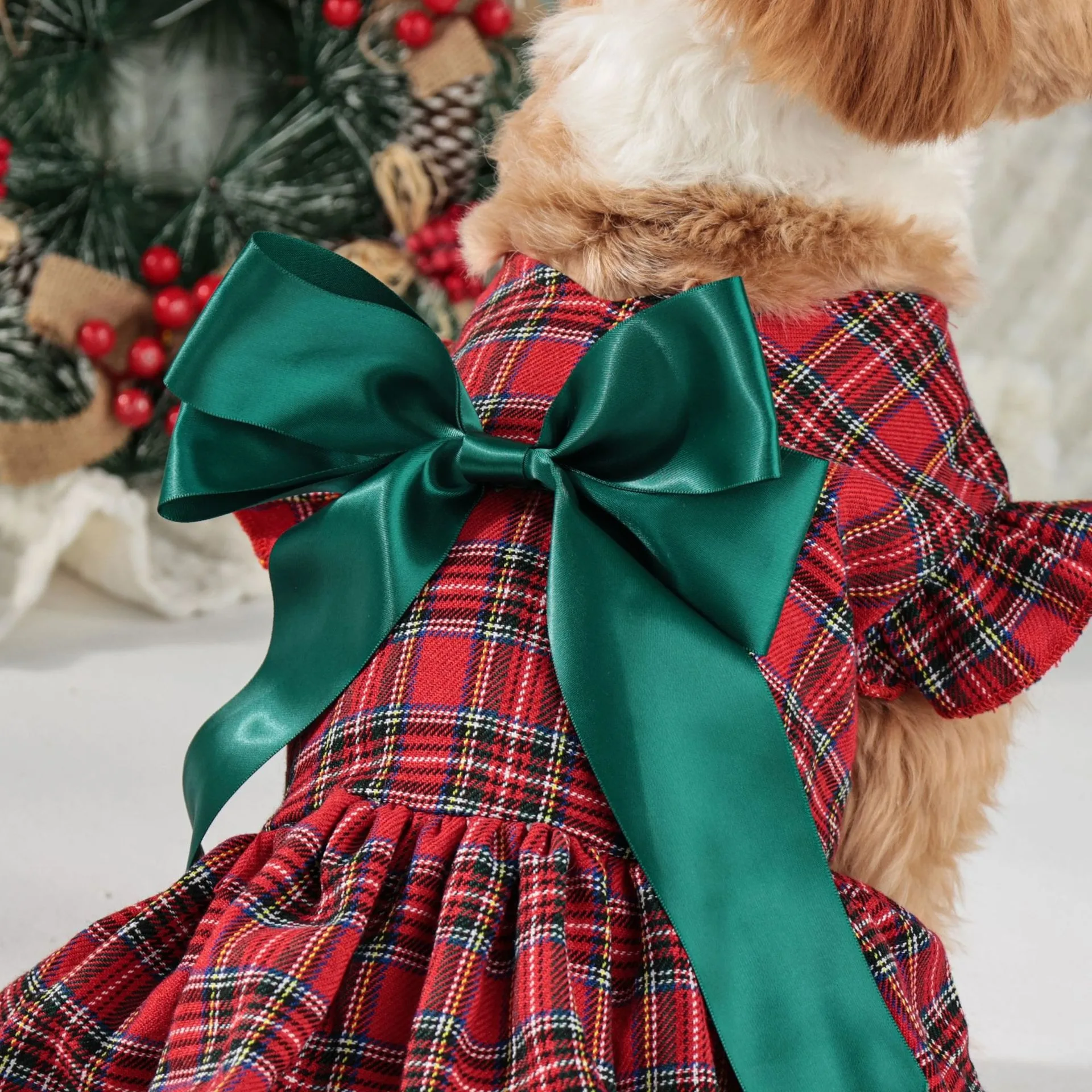 Christmas Dog Plaid Princess Dress with Big Green Bowknot, Classic Red Plaid Design, 4 Sizes (S-XL) for Dogs 1.5-8kg, Ideal for Christmas Parties & Fe