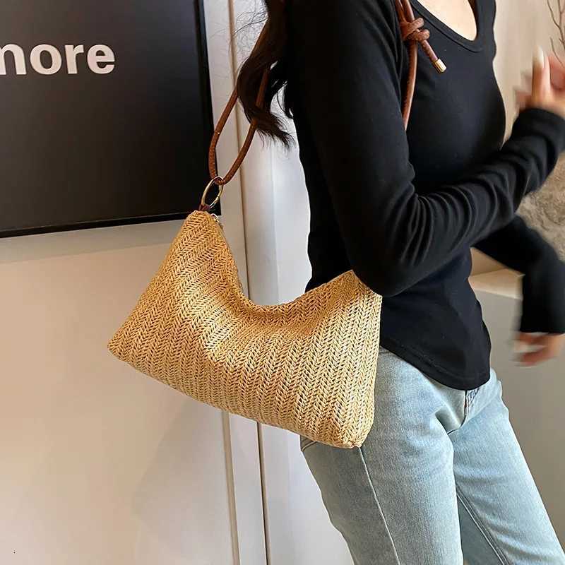 Womens Striped Woven Straw Tote Bag Lightweight Large Capacity with Detachable Coin Purse Zip Closure for Beach Vacation W250911