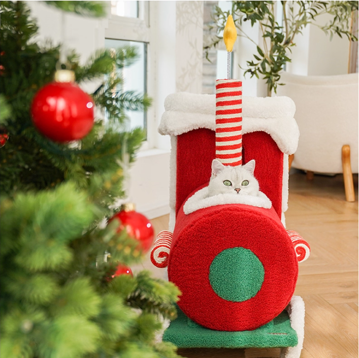 Comfortable Seasonal Shelter - Novelty Trainshape Kitten Nesting Spot Featuring a Play Area