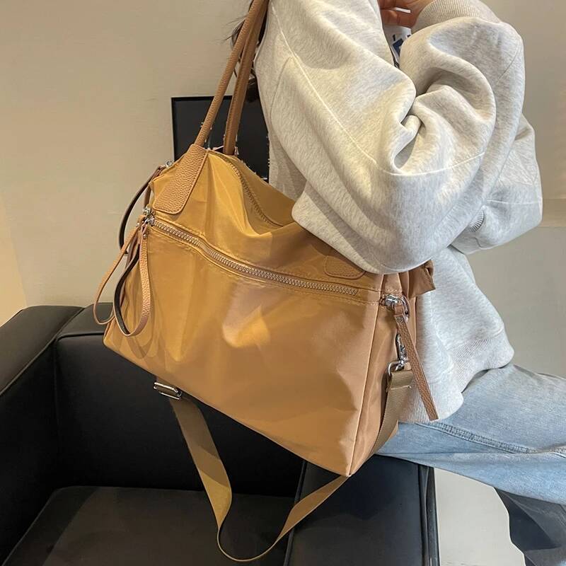 Men s Large Capacity Handbag Women s Shoulder Bag Zipper Crossbody Fitness Bag Unisex Style Versatile Tote Bag Short Distance Travel Bag Designer Bag