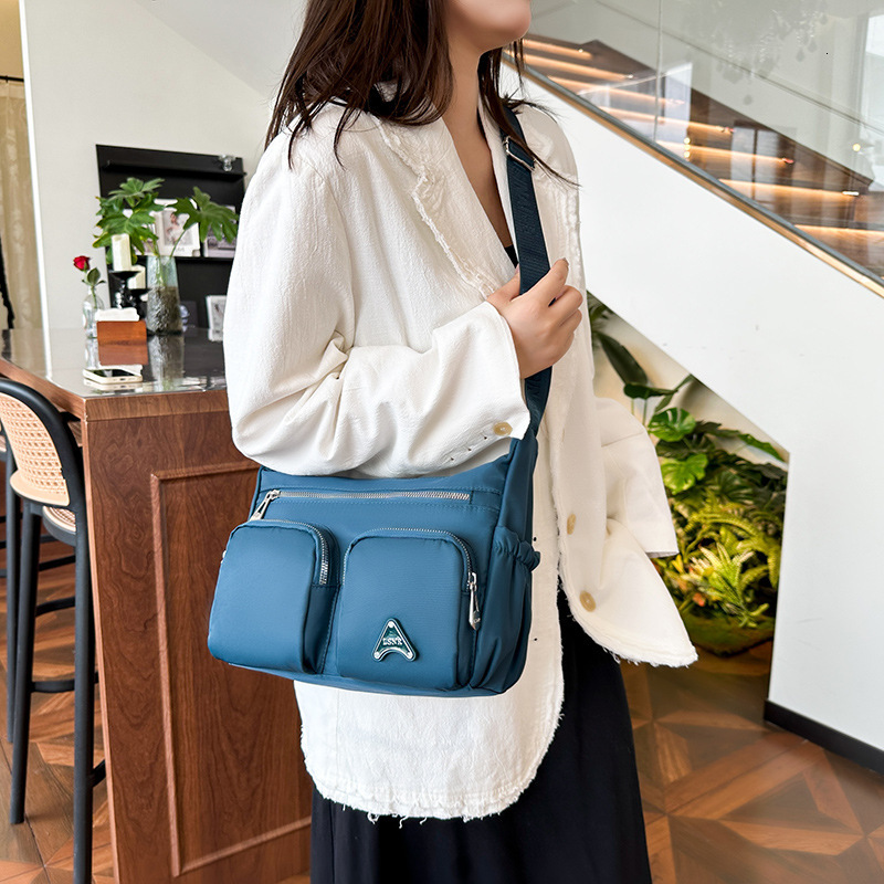 Commuting Large Capacity Crossbody Bag Designer Bag Simple Solid Luxury Free Shipping Bag Versatile Shoulder Bag Multi Pocket Casual Travel Middle Age