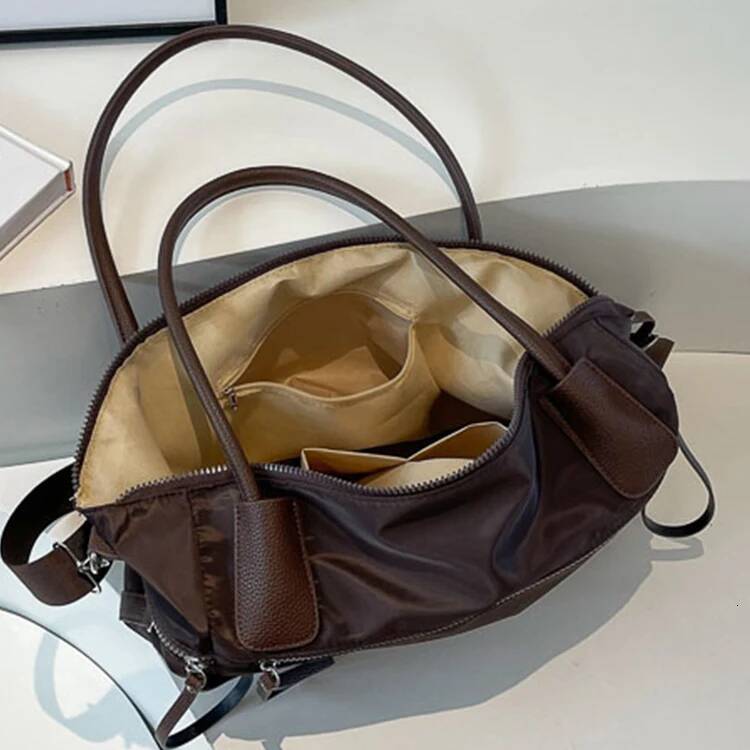 Men s Large Capacity Handbag Women s Shoulder Bag Zipper Crossbody Fitness Bag Unisex Style Versatile Tote Bag Short Distance Travel Bag Designer Bag