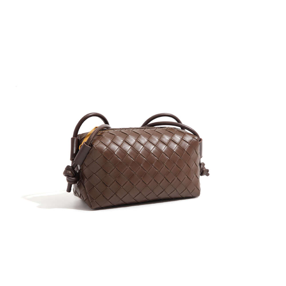 Hot Selling Woven Knot Crossbody Small Square Bag Light Luxury Single Shoulder