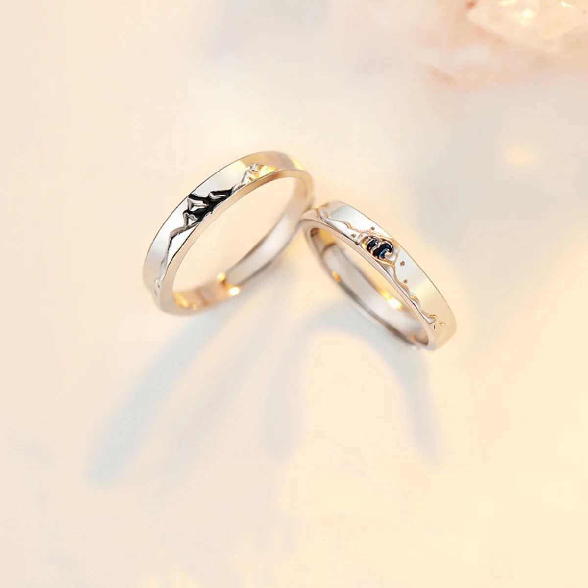 2PcsSet Silver Color Sea Mountain Pattern Couple Rings For Women Men Minimalist Sea Wave Mountain Finger Ring Valentine Jewelry W250911