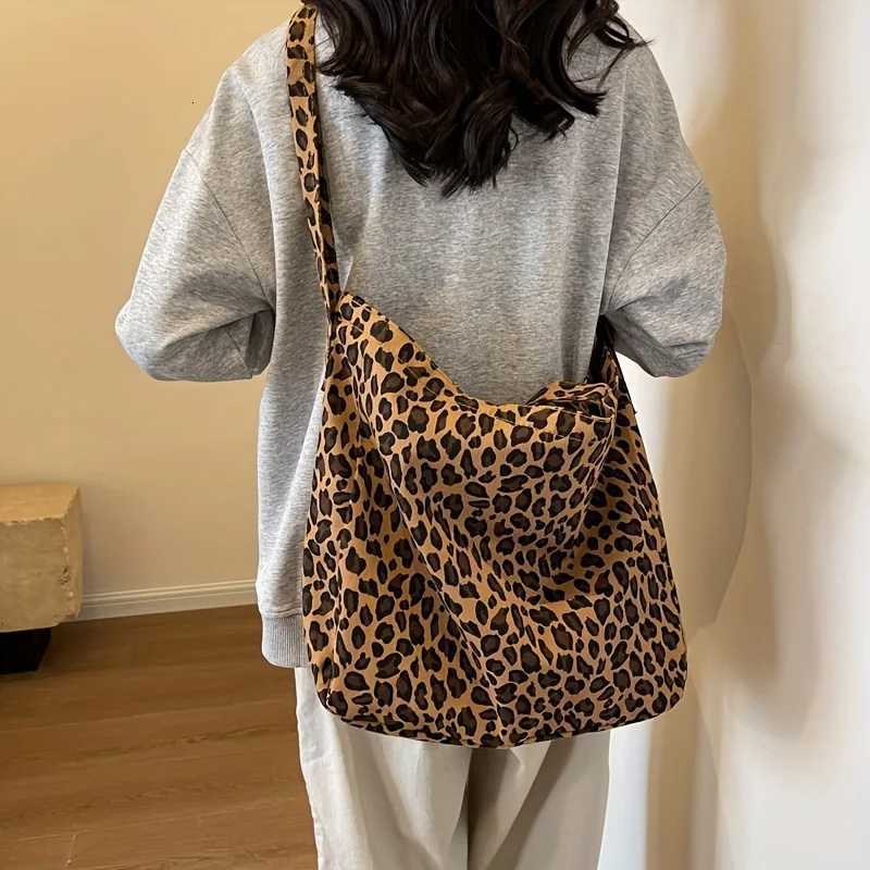 Vintage Leopard Print Womens Bag Large Capacity Canvas Shoulder Bags Daily Commuting Crossbody Bag Z250911