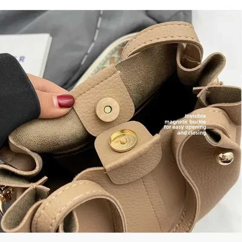2025 High Quality Solid PU Bucket Shoulder Soft Crossbody Bags Korean Highend Design Large Capacity Womens Handbags Z250911