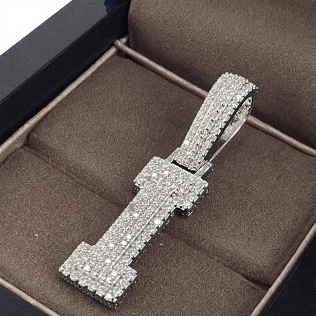 Custom Single Letter Pendants Hip Hop Jewelry with Baguette Moissanite Diamond Fashionable Pendants Charms for Men Women