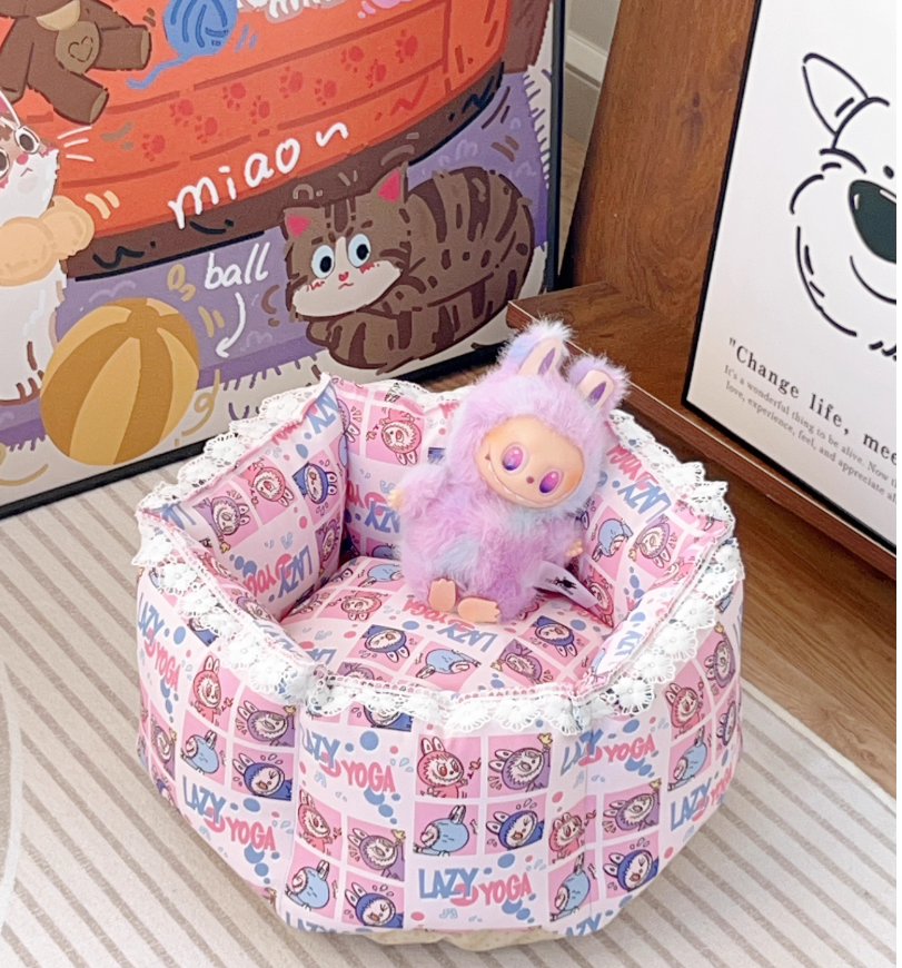 Breed-Specific Canine/Cattie Resting Platform with Detachable Fabric Pillow Ideal for Companion Animals