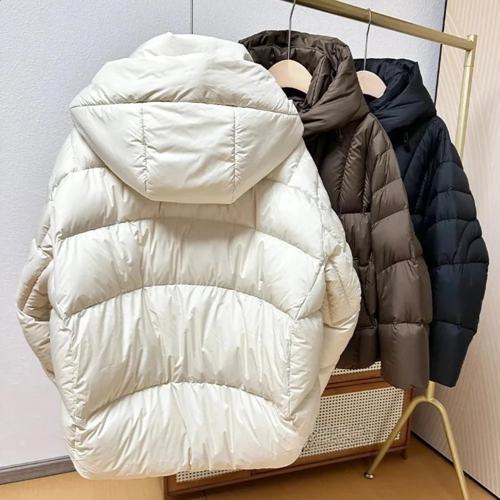 Down Jacket Women Ultra Light Warm Puffer Hooded Bread Thick Parkas Loose 90 White Duck Coat Feather 250911