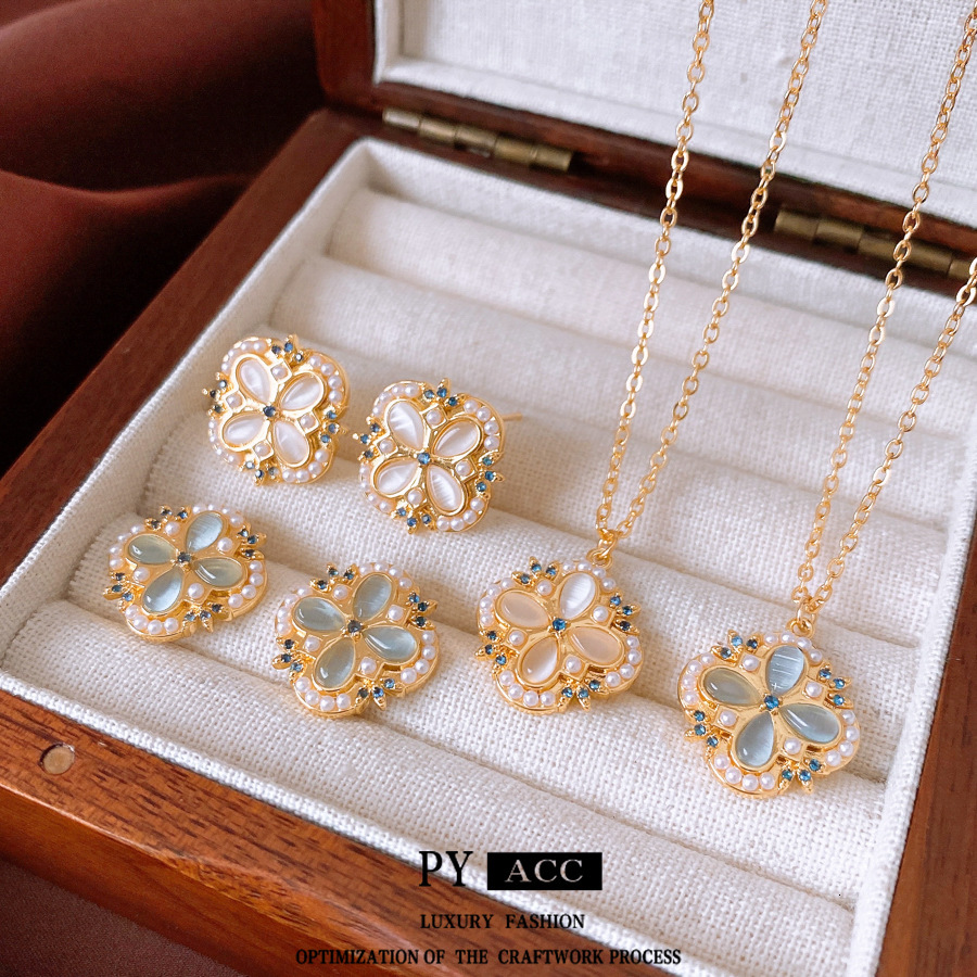 Luxury Brand Designer Jewelry Silver Needle Inlaid Diamond Pearl Flower Earrings Necklace Light Luxury High-End Clavicle Chain Fashion Versatile Jewel
