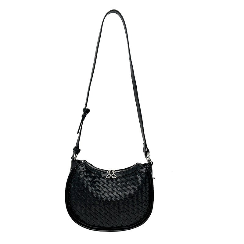 2025 new cross-border shoulder bag luxury bag hand woven crescent bag designer bag large capacity armpit bag niche Korean women's bag
