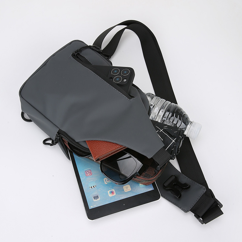 Multifunctional USB Fashion Chest Bag Men New Simple Shoulder Bag Large Capacity Trendy Designer Bag Lightweight Versatile Luxury Free Shipping Bag Cr