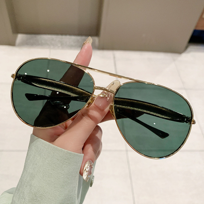 2025 New Style Personality No-Makeup High-End Feel Women Street Trend Metal Fashion Sunglasses high quality
