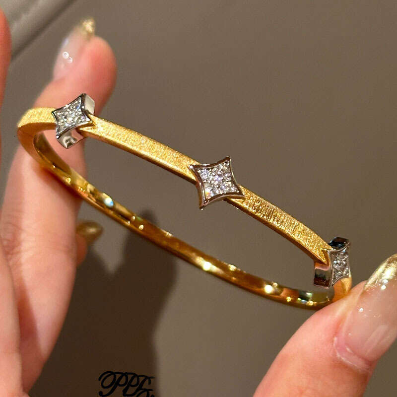 High-end Fashion Light Brushed Square Dia Rhombus Bracelet Italian Heavy Craft Niche Design Elegant Luxurious Jewelry