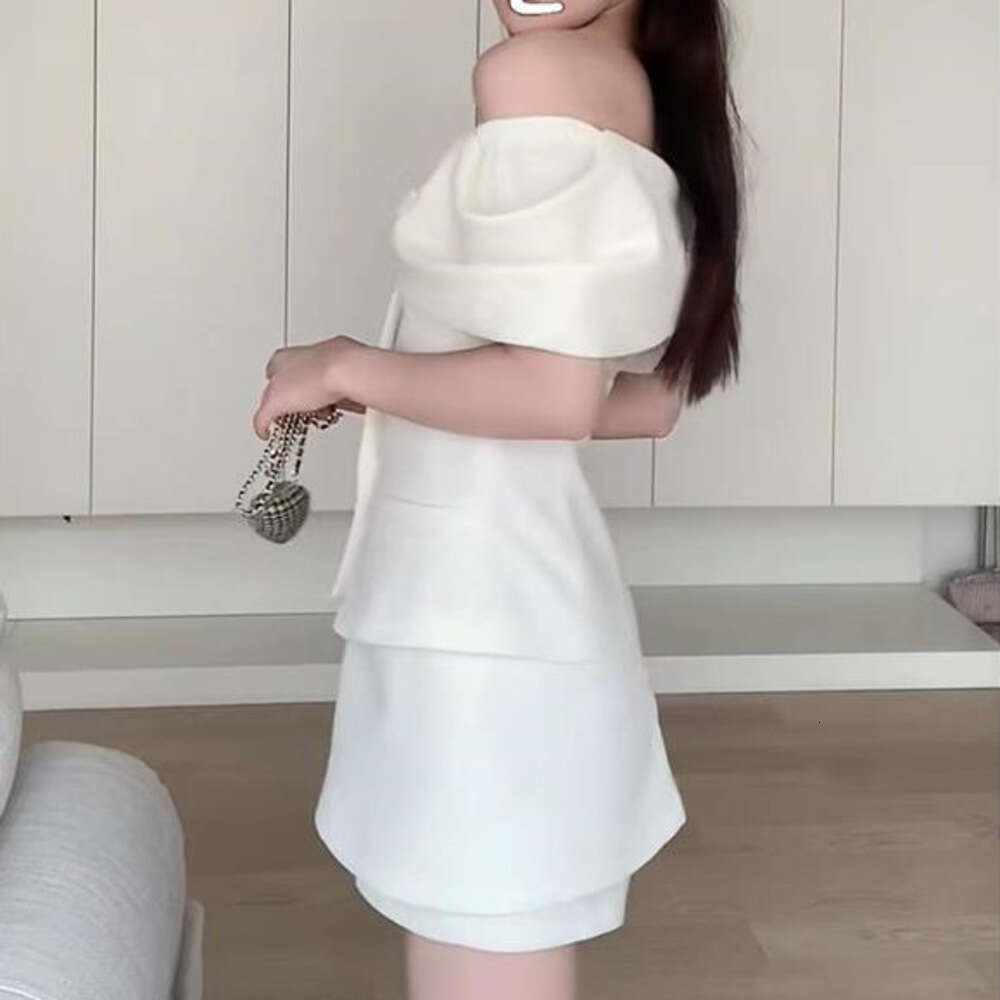 DHEssentials Chanel Style Fashion Two-Piece Set Women's High-End Summer 2024 New Age-Reducing Off-Shoulder Top Short Skirt Pants