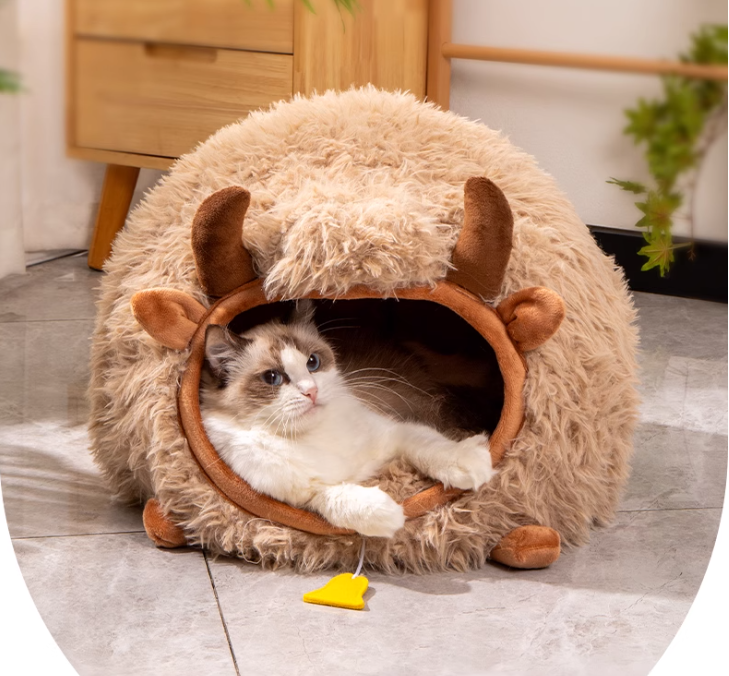 Winter Proof Animal Hut Soft Fleece Lined Enclosure for Cats