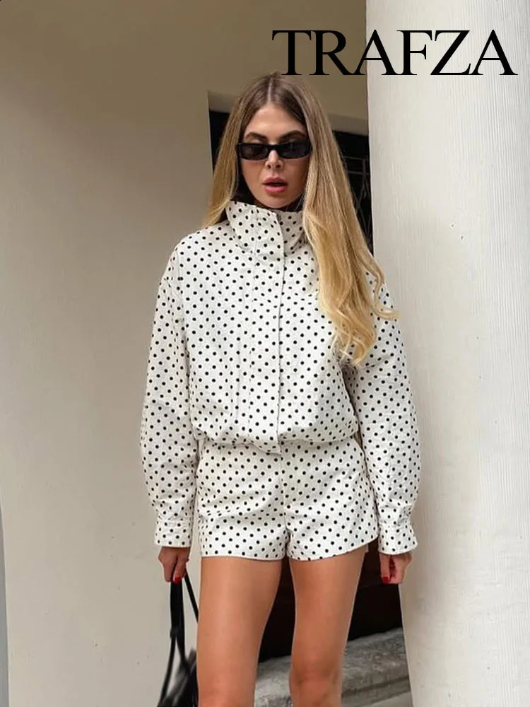 Woman Autumn Long Sleeves Turtleneck Zipper With Pockets Drawstring Casual Coat Fashion Polka Dot Printed Jacket y250912