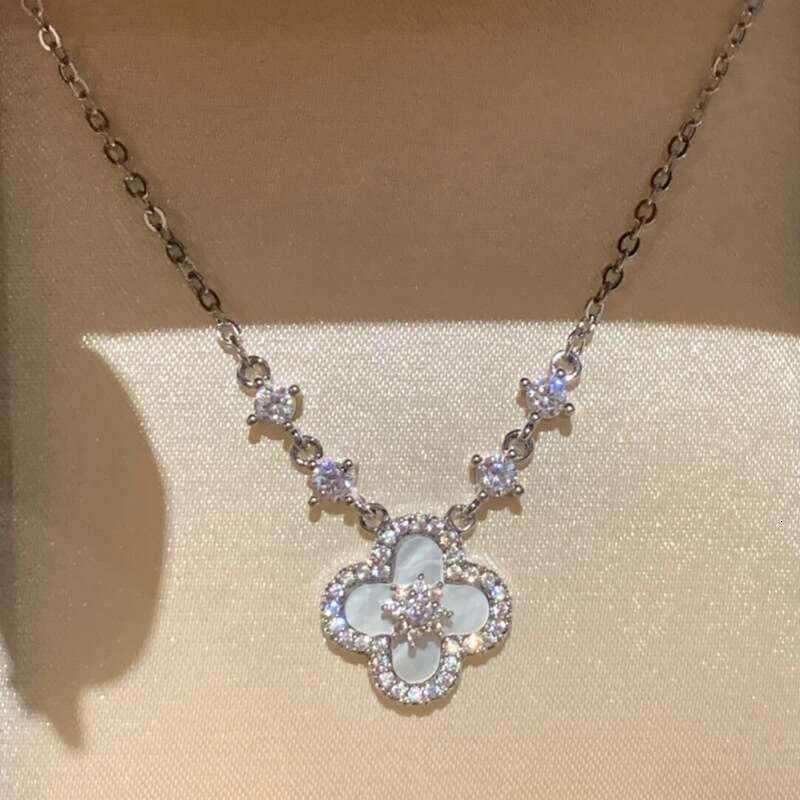 Light High-End Full Dia Pink Mother-of-Pearl Four-Leaf Clover Necklace Niche Design Exquisite Sweet Temperament Collarbone Chain