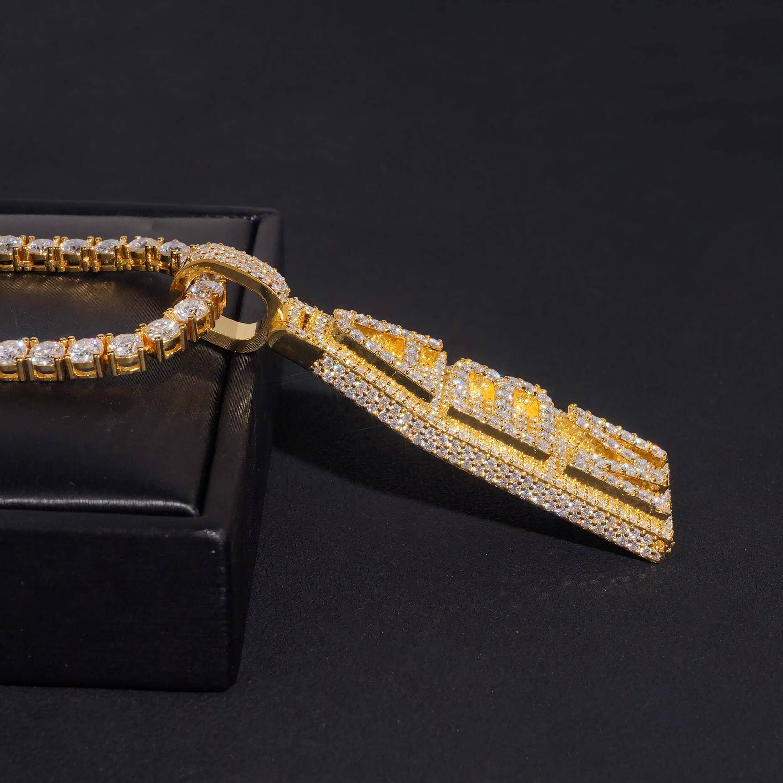 Iced Out Jewelry Moissanite Vertical Letter Initial Pendant 925 Silver Moissanite Diamond Pendant Custom Pendant