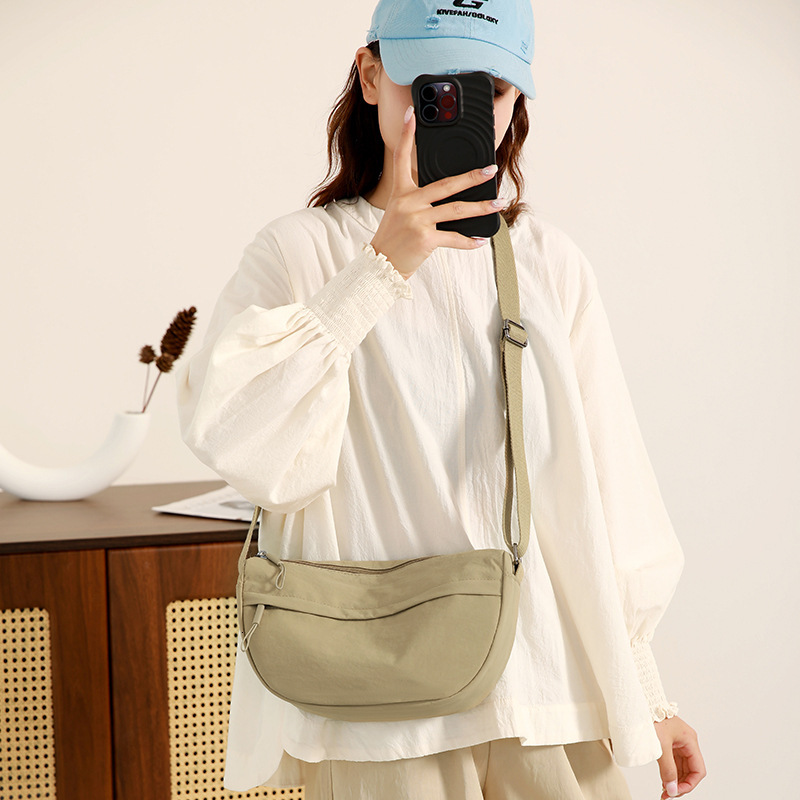 New Fashion Dumpling Bag Designer Free Shipping Bag Lightweight Women S Commuting Simple Underarm Shoulder Luxury Bag Bag Large Capacity Casual Crossb
