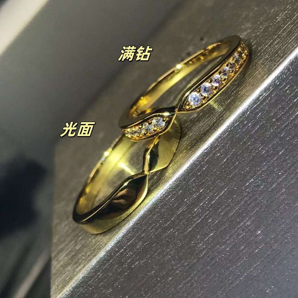 Shangjiamian Love Double Pointed Ring for Women Rose Gold Versatile Fashion Light Luxury Diamond V-shaped Couple Rings Geometric