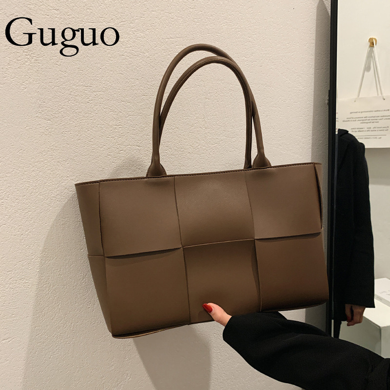 Guguo Free Shipping New Designer Bag Large Capacity Bag 2025 Fashion Woven Shoulder Bag Handheld Crossbody Bag Versatile Tote Bag