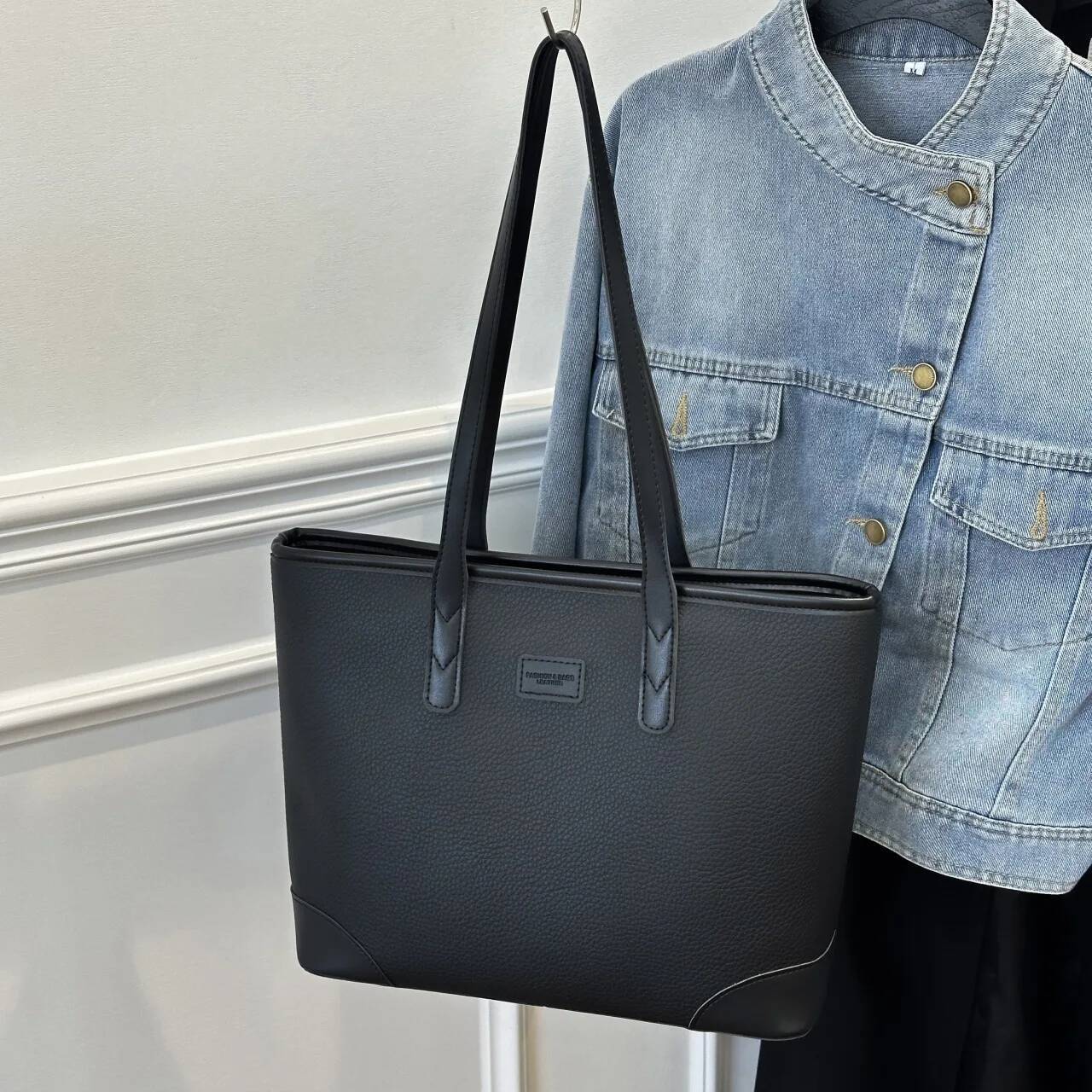 2025 New Fashionable Hand-Carried Large-Capacity Popular Solid Color Tote Casual Women's Bag