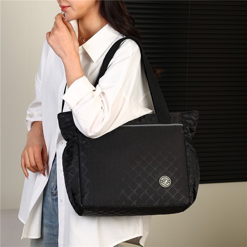 Free Shipping Embroidery Handbag For Women Large Designer Bag Capacity Solid Color Simple Commuter Shoulder Luxury Bag Bag Fashionable Versatile Under